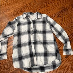 SO Black and White Plaid Button-Down Shirt